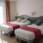 Logis Le Saint Nicolas Hotel 3*