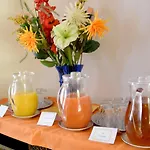Logis Le Saint Nicolas Hotel 3*