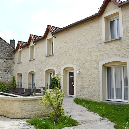 ホテル Logis Le Saint Nicolas 3*