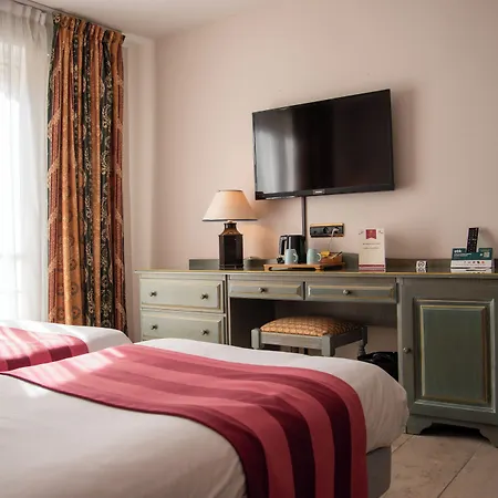 ホテル Logis Le Saint Nicolas 3*