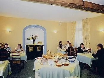 Отель Logis Le Saint Nicolas Бар-сюр-Об