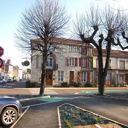 Logis Le Saint Nicolas Отель
