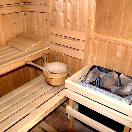 Отель Logis Le Saint Nicolas 3*