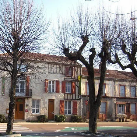Logis Le Saint Nicolas Бар-сюр-Об