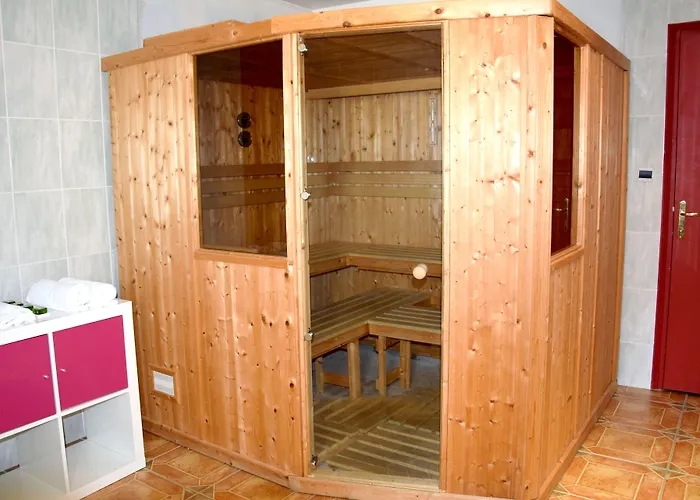 Logis Le Saint Nicolas Hotel