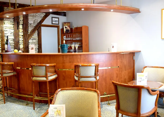 Logis Le Saint Nicolas Hotel 3*