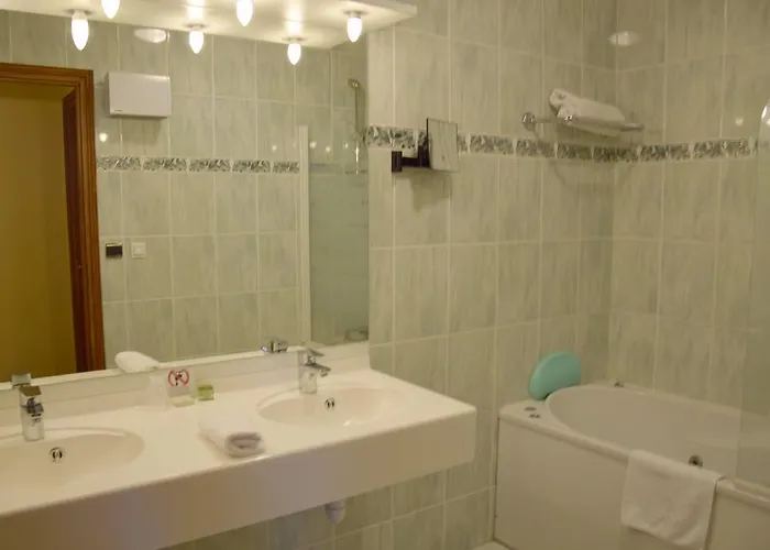 Hotel Logis Le Saint Nicolas Bar-sur-Aube