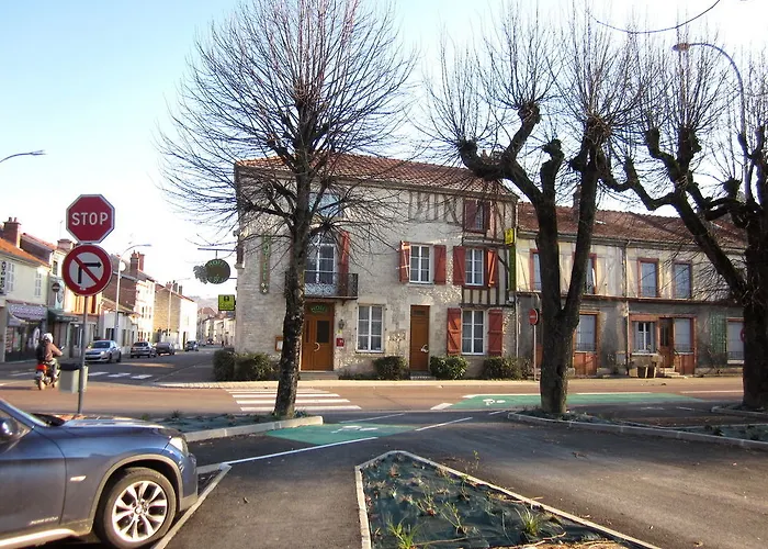 Logis Le Saint Nicolas Hotel